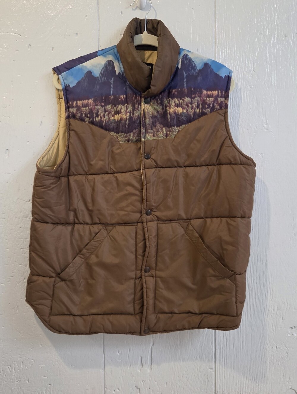 Sears Western Men's Brown Puffer Vest with Scenic Yoke